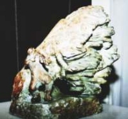 Concerto de violino sob vento de um Outono, homenagem a Vivaldi. Pedra sab�o e Bronze - 18 x 13 x 19 cm 